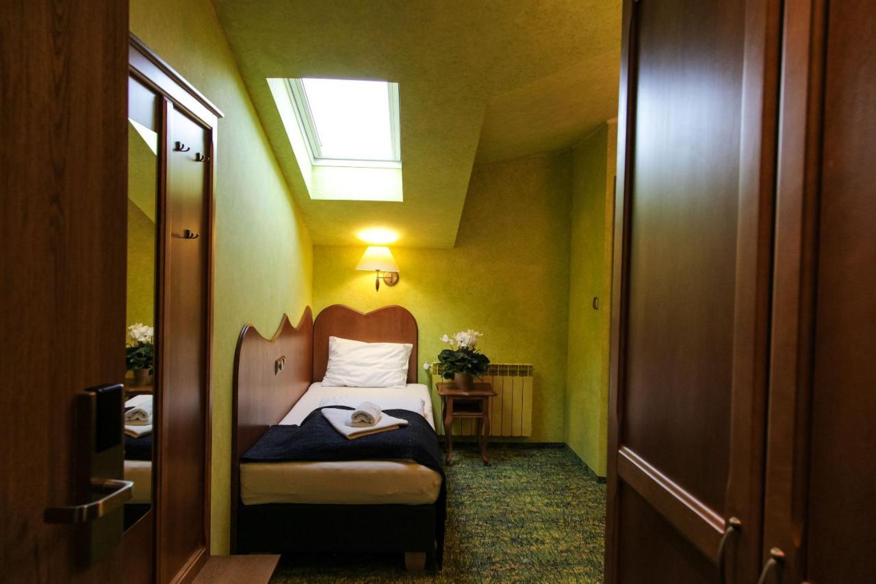 Księcia Józefa Hotel 3*