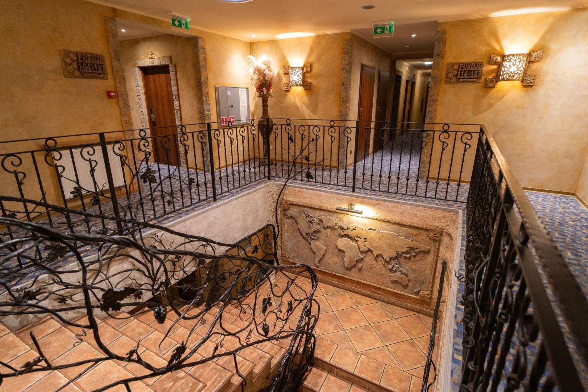 Księcia Józefa Hotel 3*